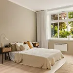 Apartment Moderne Med Sjoglott Og Balkong