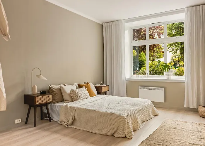 شقة Moderne Med Sjoglott Og Balkong