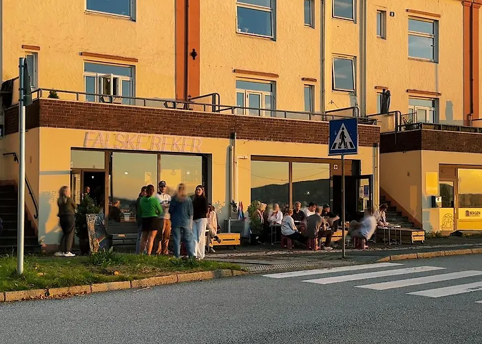 Moderne Med Sjoglott Og Balkong شقة *